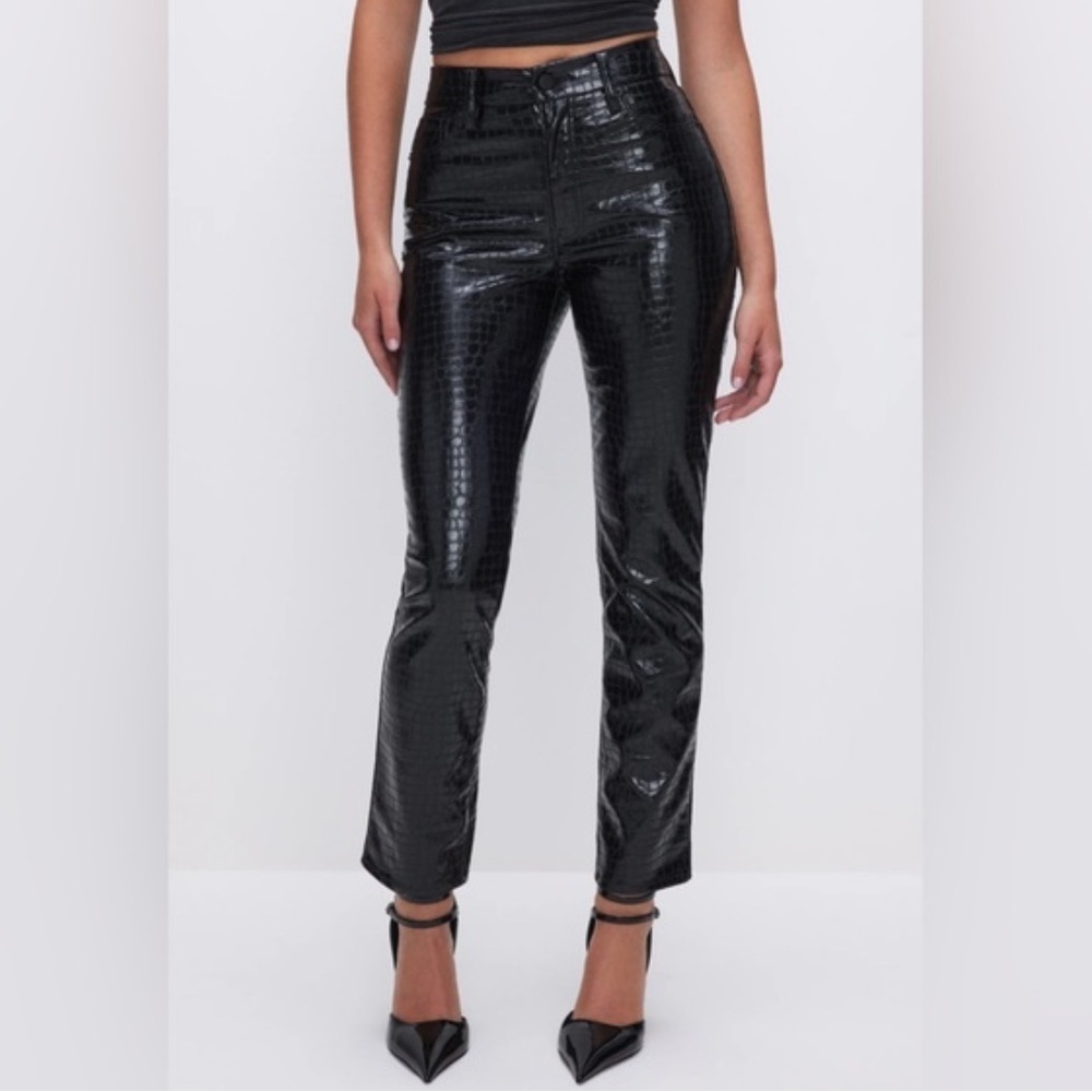 Good American Good Classic Slim fit black faux leather snake jeans 2/26 NWT